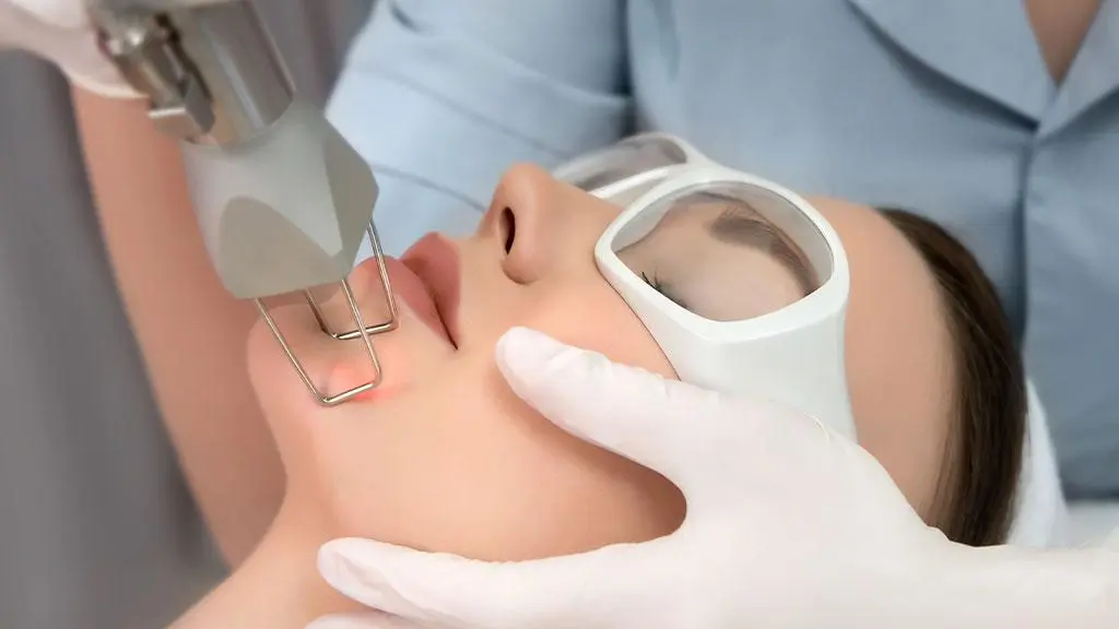 Ketahui pantangan setelah laser wajah agar hasil treatment maksimal. Hindari kesalahan perawatan dan jaga kulit tetap sehat bersama Eva Mulia Clinic.